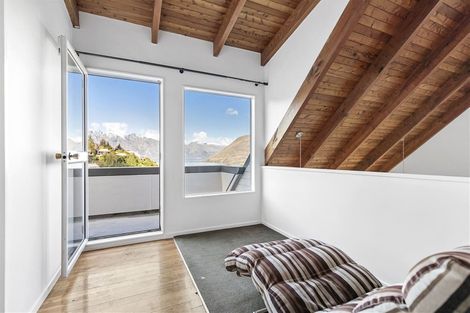 Photo of property in 17a Arawata Terrace, Fernhill, Queenstown, 9300