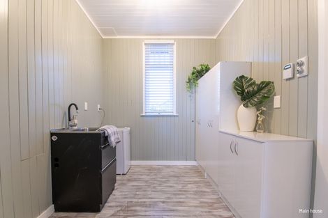 Photo of property in 9 Willow Avenue, Hannahs Bay, Rotorua, 3010