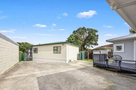 Photo of property in 40 Reid Road, New Lynn, Auckland, 0600