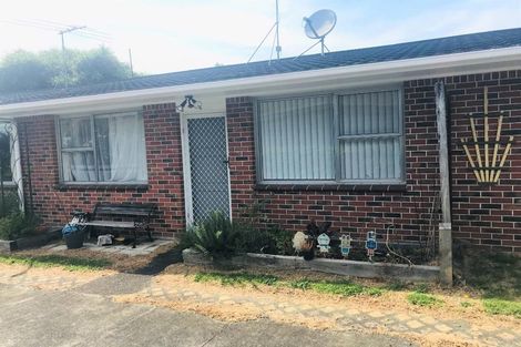 Photo of property in 2/11 Moa Road, Point Chevalier, Auckland, 1022