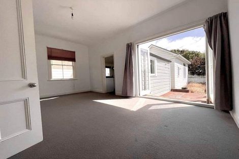 Photo of property in 120 Brougham Street, Mount Victoria, Wellington, 6011