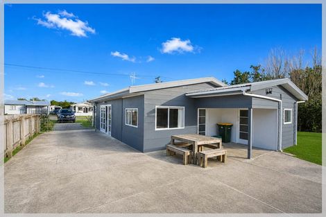 Photo of property in 13 Dewe Terrace, Foxton Beach, Foxton, 4815