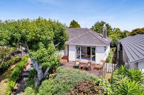 Photo of property in 86 Mangorei Road, Strandon, New Plymouth, 4312
