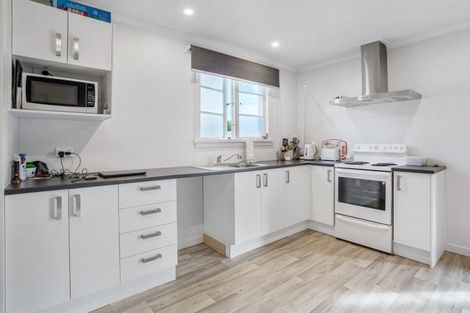 Photo of property in 12 Mccaughan Street, Browns, Winton, 9781