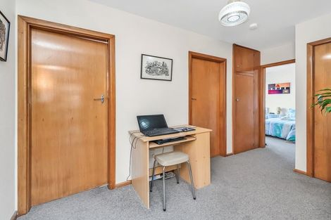 Photo of property in 2/20 Gunns Crescent, Cashmere, Christchurch, 8022