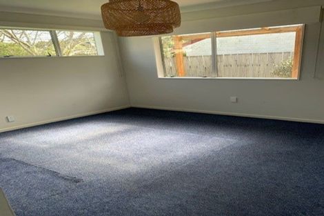 Photo of property in 5 Hookway Grove, Paraparaumu, 5032