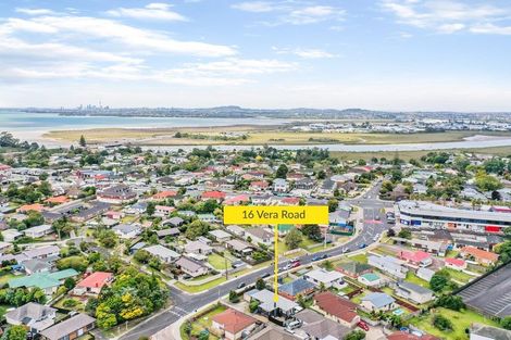 Photo of property in 16 Vera Road, Te Atatu South, Auckland, 0610