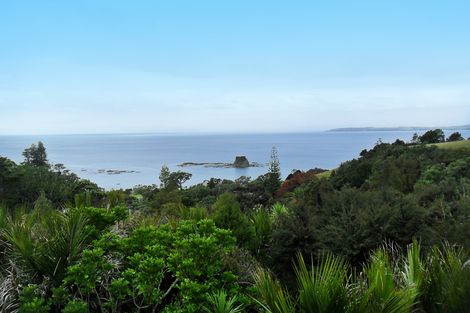 Photo of property in 103 Leigh Road, Leigh, 0985