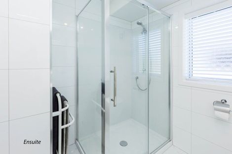 Photo of property in 16 Comeskey Grove, Elderslea, Upper Hutt, 5018