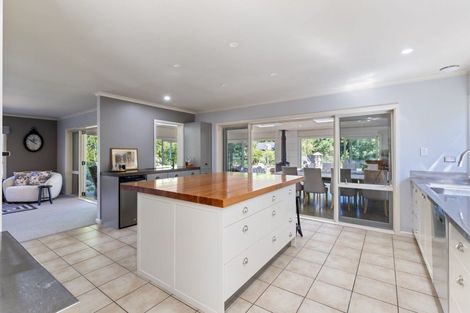 Photo of property in 33 Royal Oak Drive, Kelvin Grove, Palmerston North, 4414