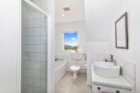 Photo of property in 6a Kilsyth Street, Karori, Wellington, 6012