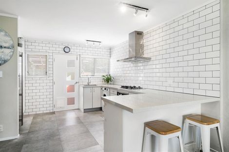 Photo of property in 1/131 Glamorgan Drive, Torbay, Auckland, 0630