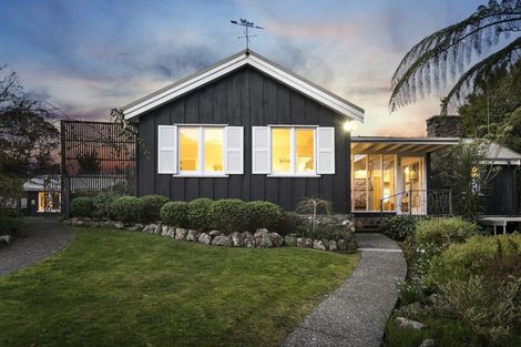 Photo of property in 27 Turanga Road, Henderson Valley, Auckland, 0612