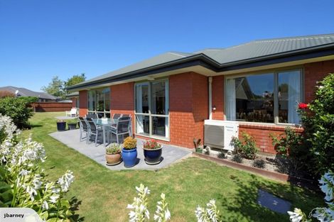 Photo of property in 4 Gwen Place, Redwood, Christchurch, 8051