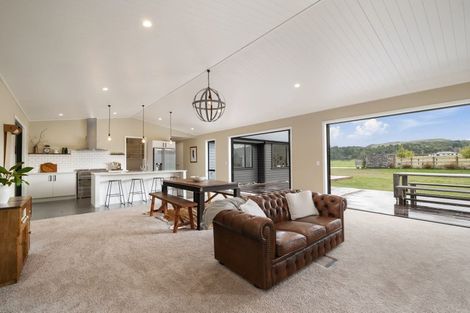 Photo of property in 12 Lancewood Way, Kinloch, Taupo, 3377