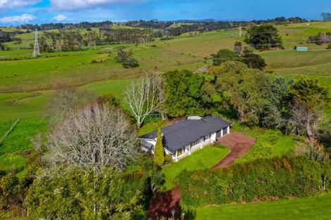 Photo of property in 68 Henwood Road, Taupaki, Henderson, 0782