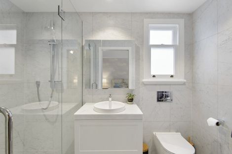 Photo of property in 75 Holly Road, St Albans, Christchurch, 8014