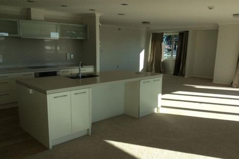 Photo of property in 5/235 Devonport Road, Tauranga, 3110