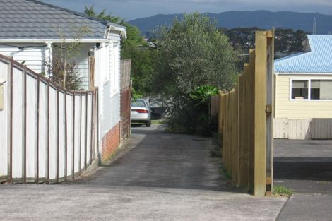 Photo of property in 12a Waione Avenue, Te Atatu Peninsula, Auckland, 0610