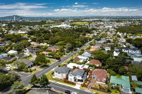 Photo of property in 48 Holland Road, Hillcrest, Auckland, 0627
