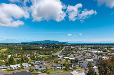 Photo of property in 108 Kakariki Grove, Waikanae, 5036