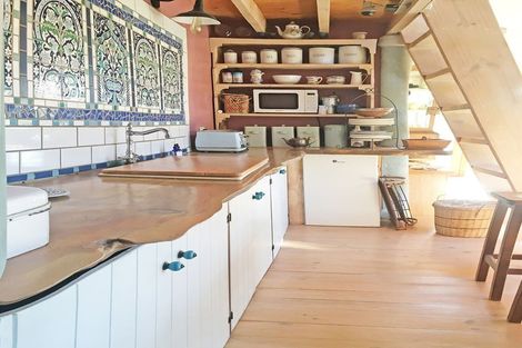 Photo of property in 76 Top Town Place, Coromandel, 3506