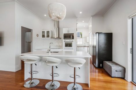 Photo of property in 16 Wolfe Street, Regent, Whangarei, 0112