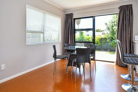 Photo of property in 13b Youngs Road, Papakura, 2110