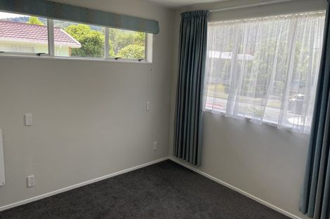 Photo of property in 30 Brightwater Crescent, Totara Park, Upper Hutt, 5018