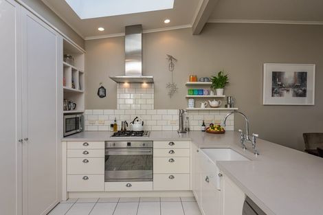 Photo of property in 74 Mortimer Terrace, Brooklyn, Wellington, 6021