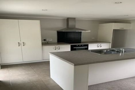 Photo of property in 28 Falcon Drive, Welcome Bay, Tauranga, 3112