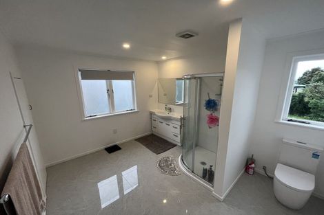 Photo of property in 248 East Coast Road, Forrest Hill, Auckland, 0620