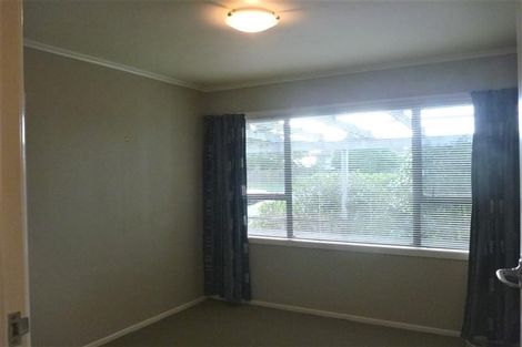Photo of property in 77 Hutchinsons Road, Bucklands Beach, Auckland, 2014