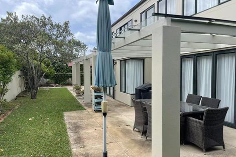 Photo of property in 2/31 Eversleigh Road, Belmont, Auckland, 0622