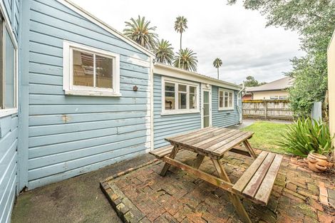 Photo of property in 1 Harrison Street, Whanganui, 4500
