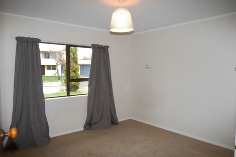 Photo of property in 72 Aorangi Road, Paraparaumu, 5032
