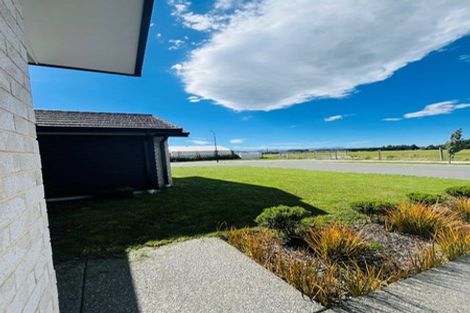 Photo of property in 4 Eileen Way, Rolleston, 7615
