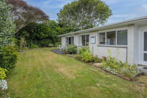 Photo of property in 22 Karu Crescent, Waikanae, 5036