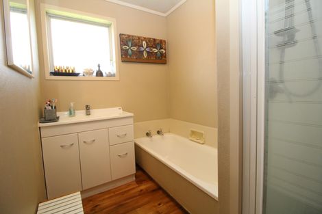 Photo of property in 15 Chaucer Place, Owhata, Rotorua, 3010