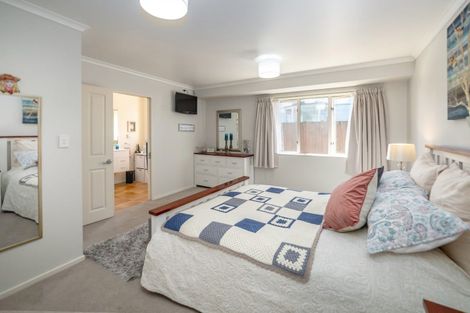 Photo of property in 20 Philip Street, Carterton, 5713