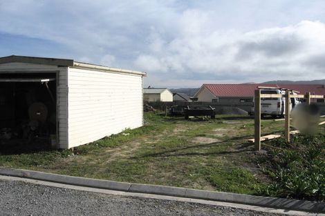 Photo of property in 27 Helvetia Grove, Naenae, Lower Hutt, 5011