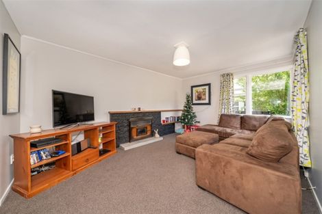 Photo of property in 5 Whangakoko Grove, Birchville, Upper Hutt, 5018