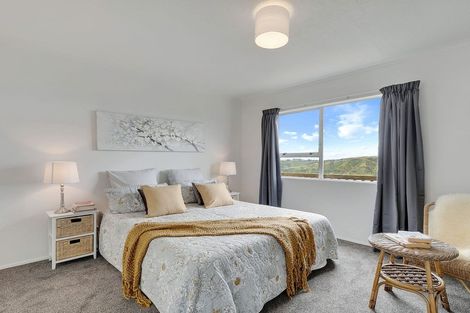 Photo of property in 10 Kahu Road, Paremata, Porirua, 5024