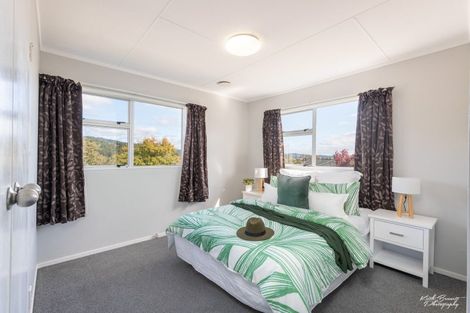 Photo of property in 118 Norana Road, Timberlea, Upper Hutt, 5018