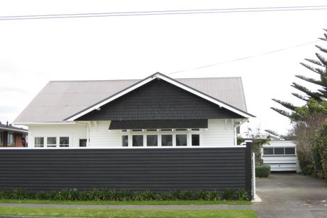 Photo of property in 234 Mangorei Road, Merrilands, New Plymouth, 4312