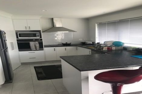 Photo of property in 24 Ladeira Place, Fitzroy, Hamilton, 3206