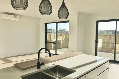 Photo of property in 115 Waekahu Road, Westgate, 0814