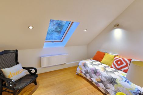 Photo of property in 103 Hackthorne Road, Cashmere, Christchurch, 8022