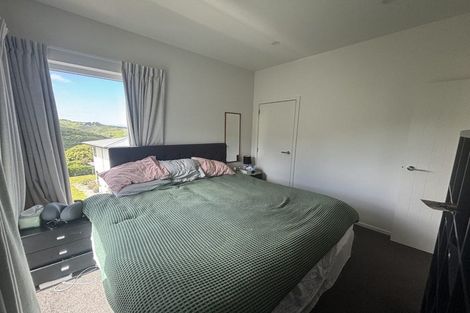 Photo of property in 5 Bendigo Grove, Newlands, Wellington, 6037