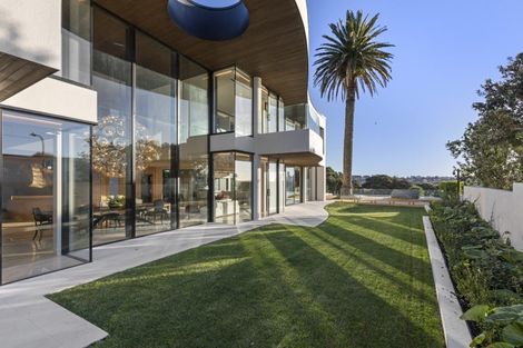 Photo of property in 92 Paritai Drive, Orakei, Auckland, 1071